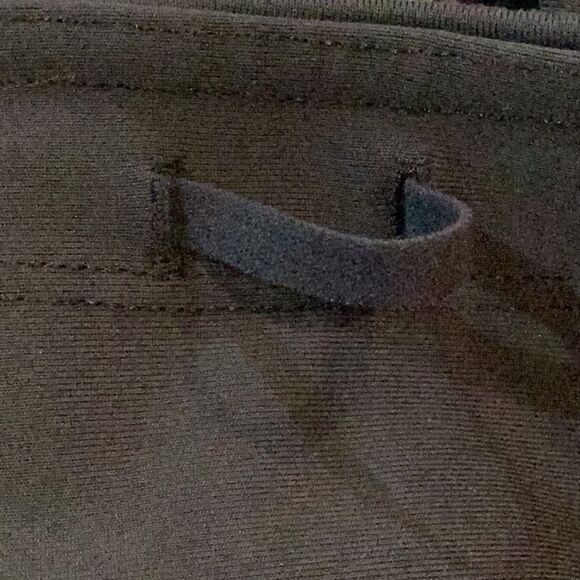 Athleta Crocodile Stealth TruCool Capri Leggings Small - Picture 15 of 16